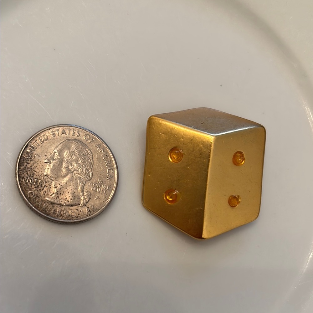 Vintage Cube Dice Game Piece Gold Pin/Brooch - Picture 3 of 10